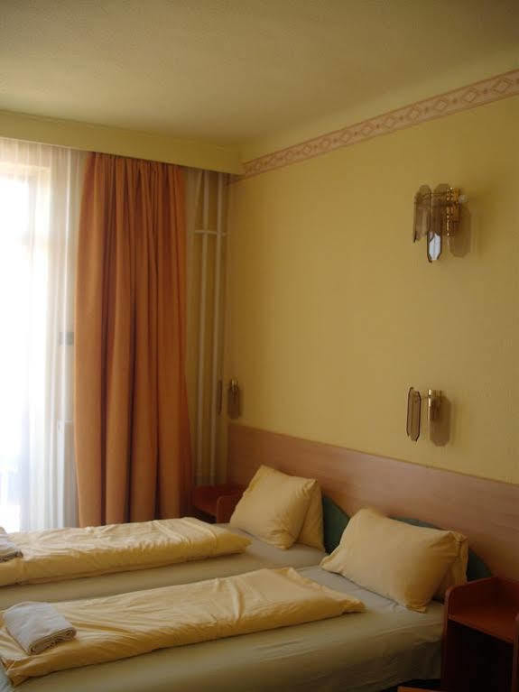 Hotel Tagore Balatonfüred Extérieur photo